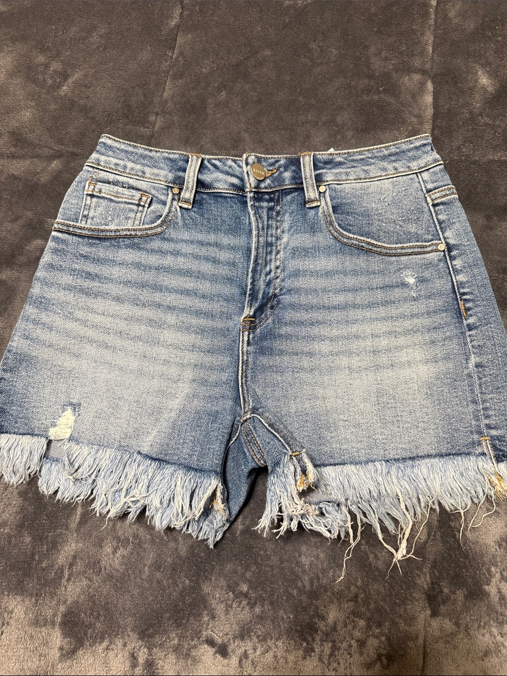 High-Waist Frayed Hem Denim Shorts - Light Blue